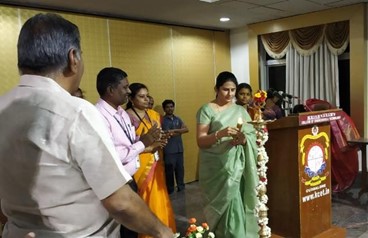 Lighting the Kuthuvilaku by our Chief Guest Dr.(Mrs)M.SIREESHA KANNAN, M.S.(Ophthal),